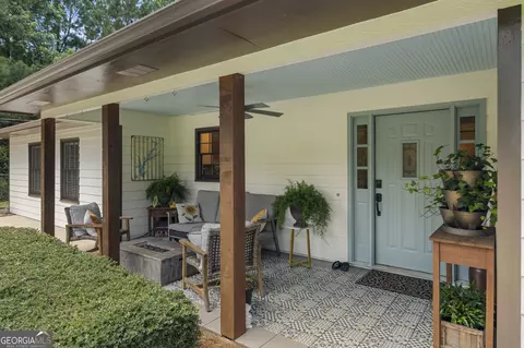 Exterior - 554 Waterview Dr, Lagrange, GA 30240 photo 2 of 4