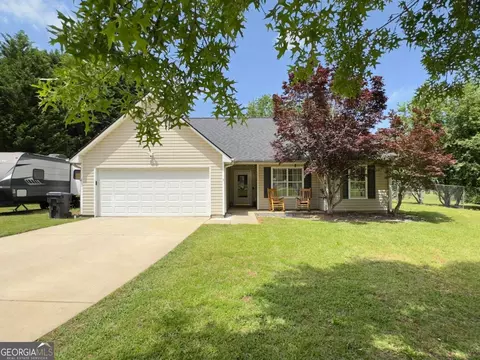 105 Carols Ln, Locust Grove, GA 30248