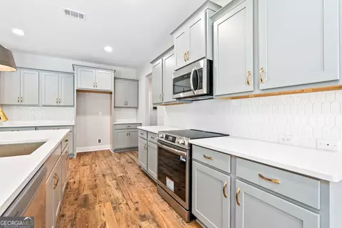 Kitchen - 969 Thrash Rd #LOT 4, Lagrange, GA 30241 photo 2 of 2