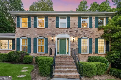 5262 Lakesprings Dr, Dunwoody, GA 30338