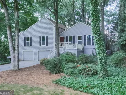 110 Pioneer Dr, Woodstock, GA 30188