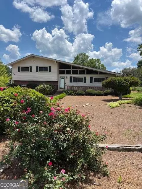 536 N Lakeshore Dr, Carrollton, GA 30117