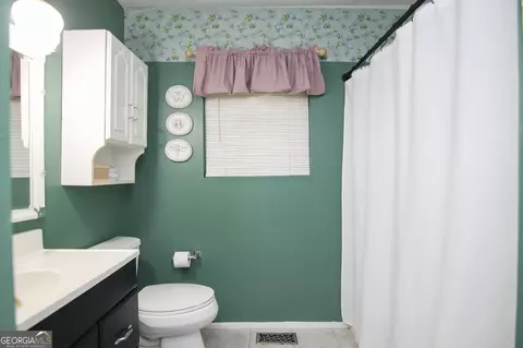 Bath - 164 Peach Rd, Byron, GA 31008 photo 1 of 1