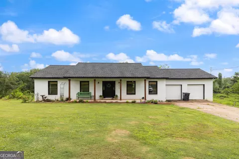 5932 Whitesville Rd, West Point, GA 31833