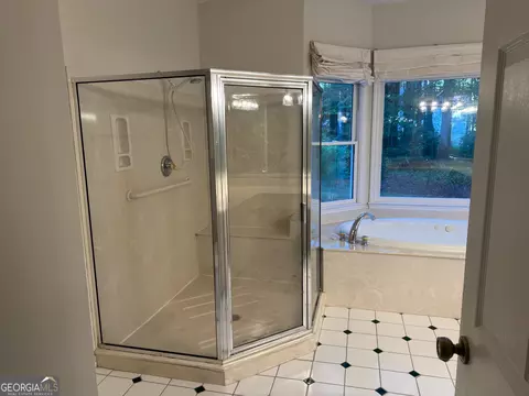 Bath - 50 Laralee Ln, Hampton, GA 30228 photo 1 of 5