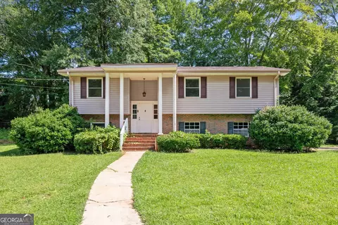 112 Kay Ln, Carrollton, GA 30117