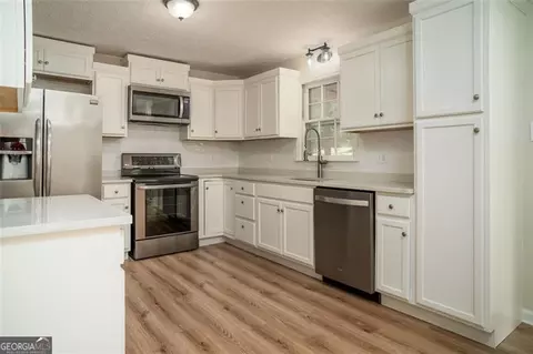 Kitchen - 1957 Bellview Rd, Rockmart, GA 30153 photo 3 of 3