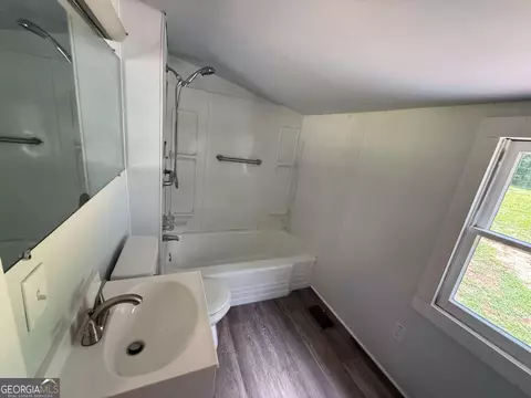 Bath - 42 Rustic Rd, Stockbridge, GA 30281 photo 2 of 4