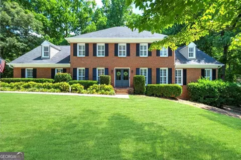 2815 Laurel Green Ct, Roswell, GA 30076