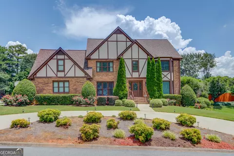 710 Hambrick Dr, Lilburn, GA 30047