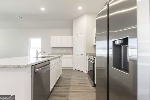 Kitchen - 110 Monroe Ct, Byron, GA 31008 photo 2 of 4