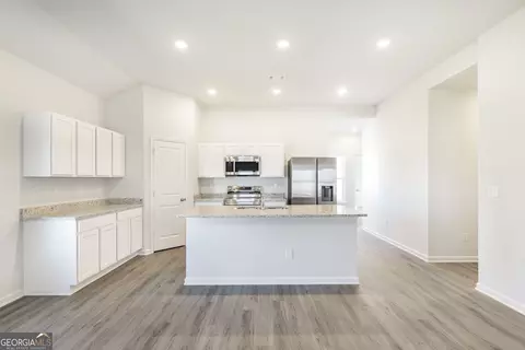 Kitchen - 110 Monroe Ct, Byron, GA 31008 photo 3 of 4