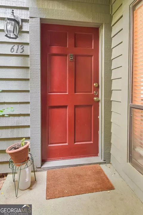 613 Tuxworth Cir, Decatur, GA 30033