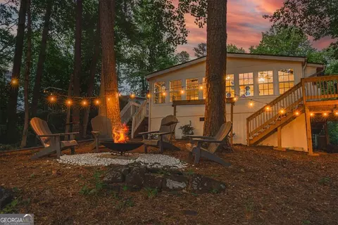414 Lakeside Trl, Toccoa, GA 30577