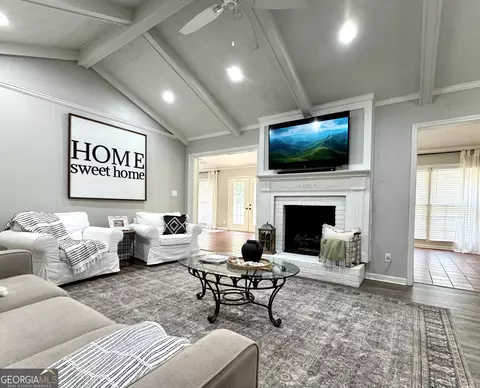 Living - 805 Camellia Dr, Lagrange, GA 30240 photo 1 of 4