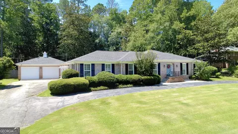 805 Camellia Dr, Lagrange, GA 30240