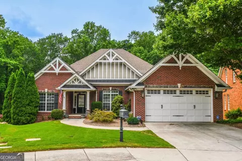 1173 Saint Charles Pl, Gainesville, GA 30501