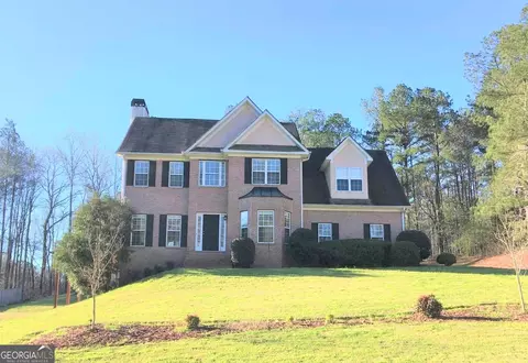 145 Farr Lake Dr, Tyrone, GA 30290
