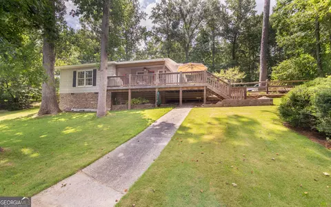 145 Robin Dr, Hamilton, GA 31811