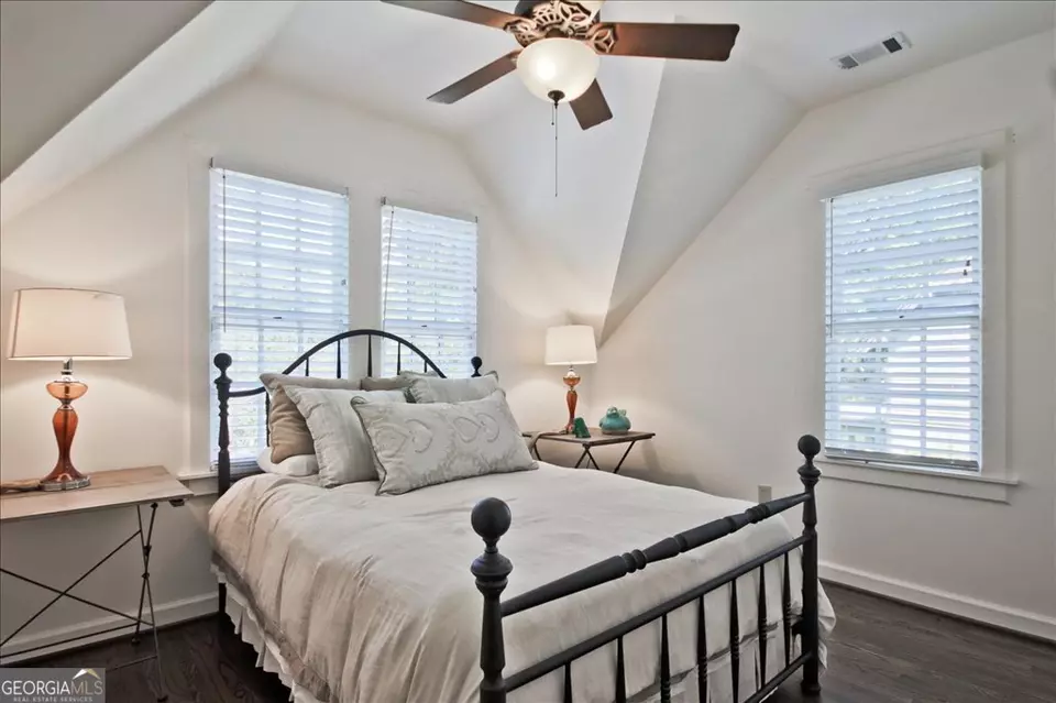 Bedroom - 109 Coneflower Ln, Toccoa, GA 30577 photo 4 of 7
