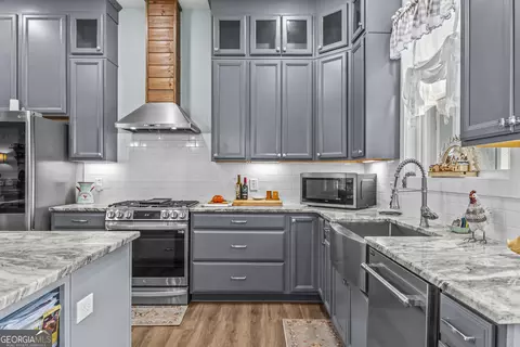 Kitchen - 218 Willow Ridge Ln, Jackson, GA 30233 photo 2 of 5