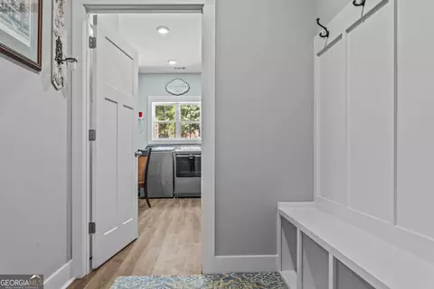 Entry Way - 218 Willow Ridge Ln, Jackson, GA 30233 photo 3 of 5
