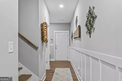 Entry Way - 218 Willow Ridge Ln, Jackson, GA 30233 photo 5 of 5