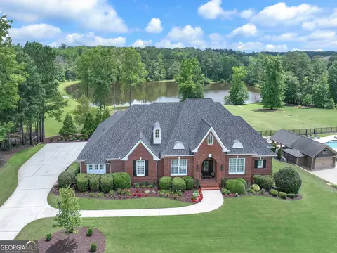 377 Beaumont Farms Dr, Sharpsburg, GA 30277