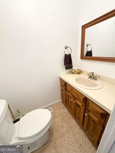 Bath - 2995 Hogansville Rd, Lagrange, GA 30241 photo 1 of 5