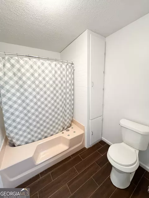 Bath - 2995 Hogansville Rd, Lagrange, GA 30241 photo 5 of 5