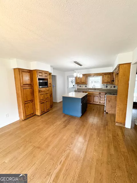 Kitchen - 2995 Hogansville Rd, Lagrange, GA 30241 photo 2 of 2