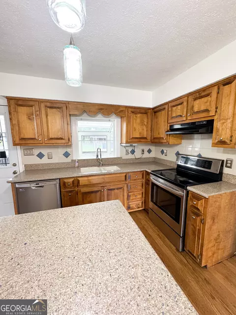Kitchen - 2995 Hogansville Rd, Lagrange, GA 30241 photo 1 of 2