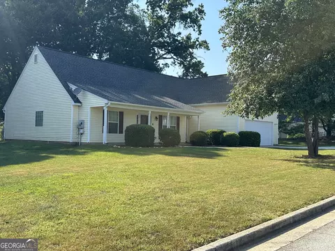 15 Creek Bend Trl, Oxford, GA 30054