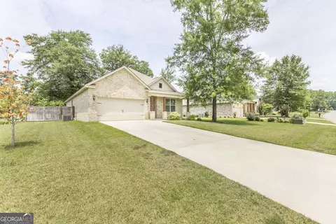 Exterior - 114 Silverside Dr, Perry, GA 31069 photo 2 of 9