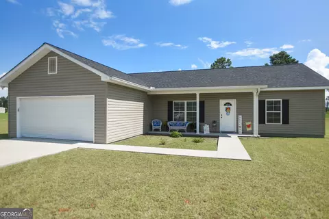 235 Southfork Dr, Baxley, GA 31513