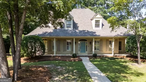104 Lake Point Dr, Macon, GA 31210