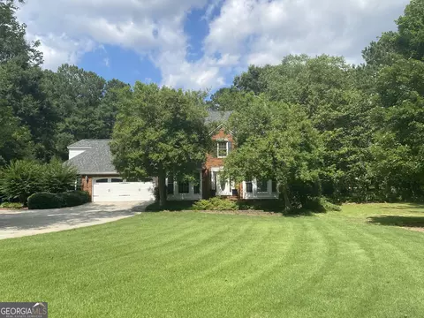 145 Hillside Dr, Fayetteville, GA 30214