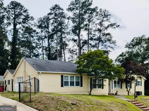 375 Calloway Dr, Macon, GA 31204
