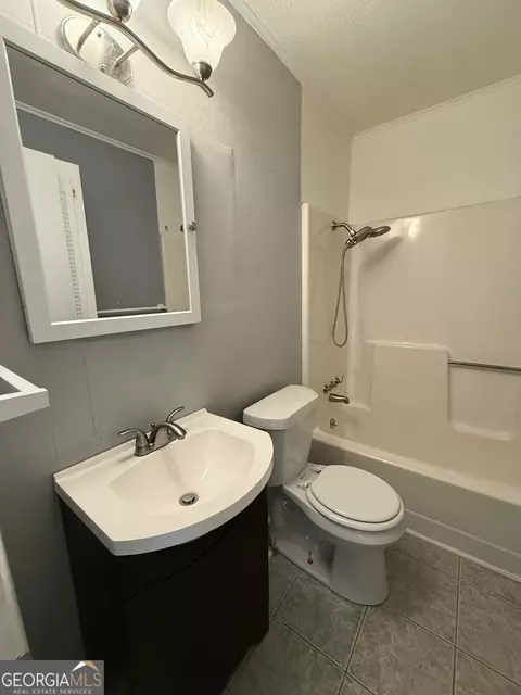 Bath - 131 Alton Dr, Lagrange, GA 30241 photo 1 of 1