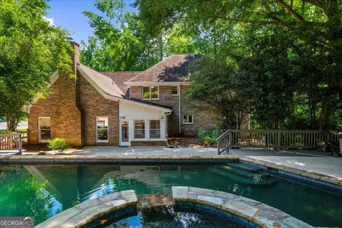 330 Autumn Wood Ln, Roswell, GA 30075