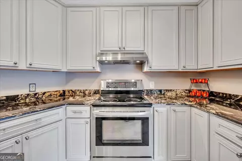 Kitchen - 200 Oak Forest Ln, Warner Robins, GA 31088 photo 3 of 3