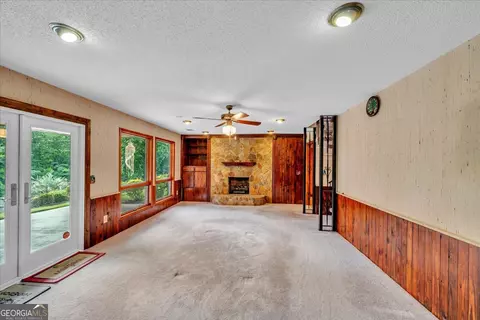 Living - 200 Oak Forest Ln, Warner Robins, GA 31088 photo 7 of 10