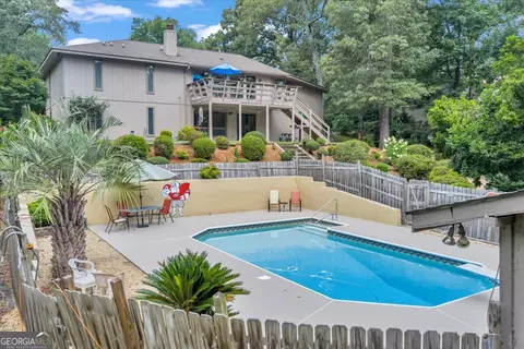 Exterior - 200 Oak Forest Ln, Warner Robins, GA 31088 photo 15 of 23
