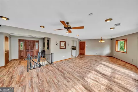 Living - 200 Oak Forest Ln, Warner Robins, GA 31088 photo 2 of 10
