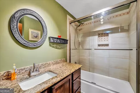Bath - 200 Oak Forest Ln, Warner Robins, GA 31088 photo 5 of 7
