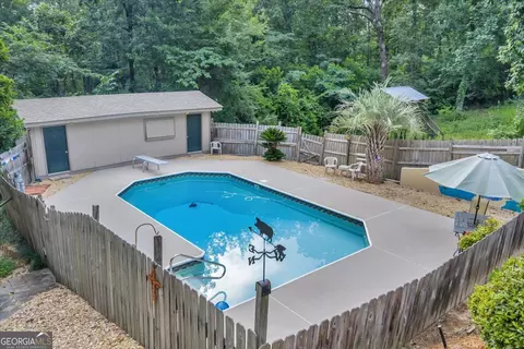Exterior - 200 Oak Forest Ln, Warner Robins, GA 31088 photo 9 of 23