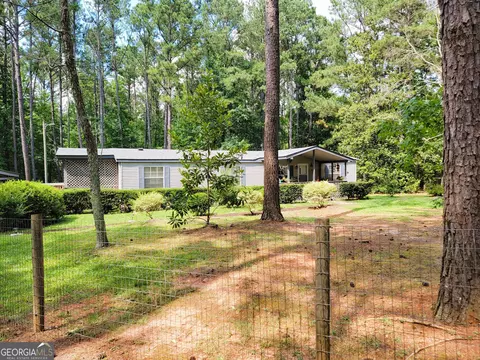 7753 Luthersville Rd, Gay, GA 30218