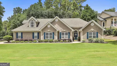 67 Wellington Manor Dr, Sharpsburg, GA 30277
