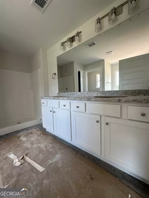Bath - 11209 Cornerstone Way, Hampton, GA 30228 photo 2 of 7