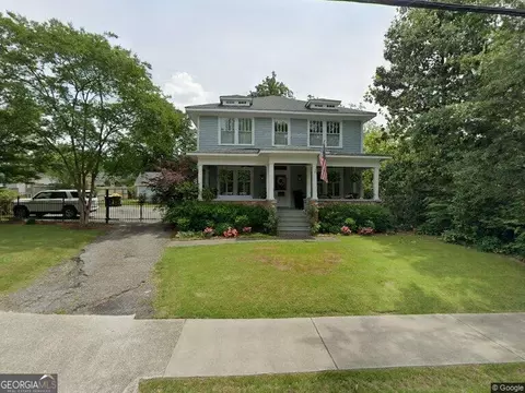 65 College St, Newnan, GA 30263